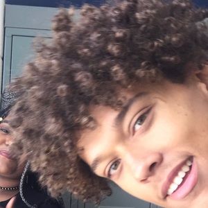 Meet your Posher, Lamar